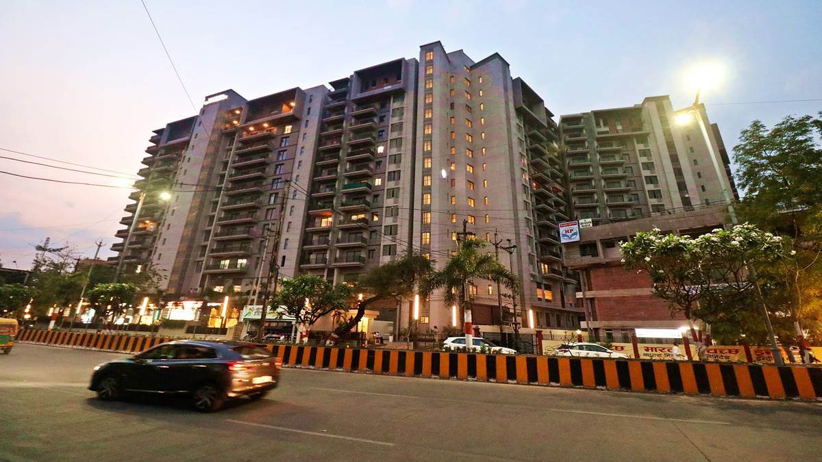 Indore News: The peace of Indore is attracting real estate investors, investment of 5 thousand crores Indore News: The peace of Indore is attracting real estate investors, investment of 5 thousand crores